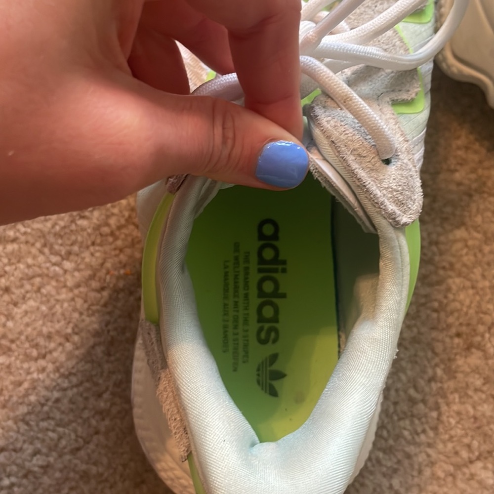 adidas ozweego gymshoes - womens size 7.5 - Picture 4 of 6